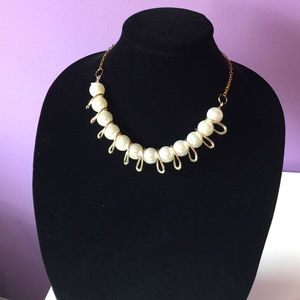 Gold pearl necklace