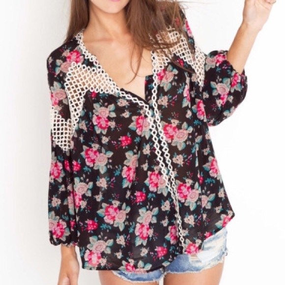 NastyGal floral snap button blouse Small *New*