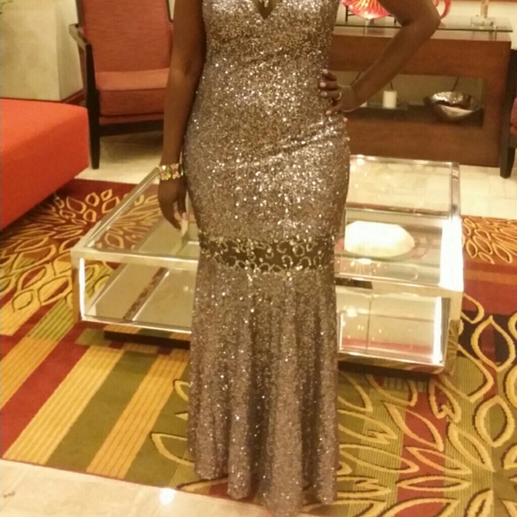 Gunmetal evening gown - Picture 3 of 4