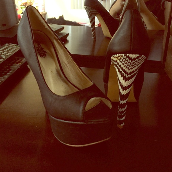 Black and with heels