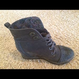 Blowfish Topanga Brown Wedge size 8