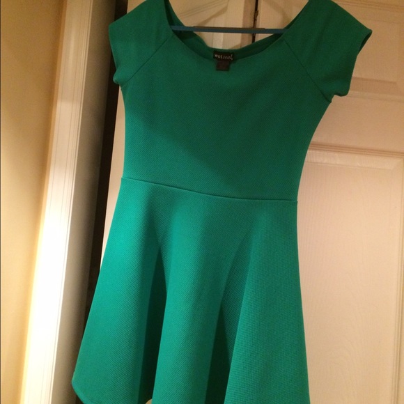 Emerald green dress - Picture 1 of 1