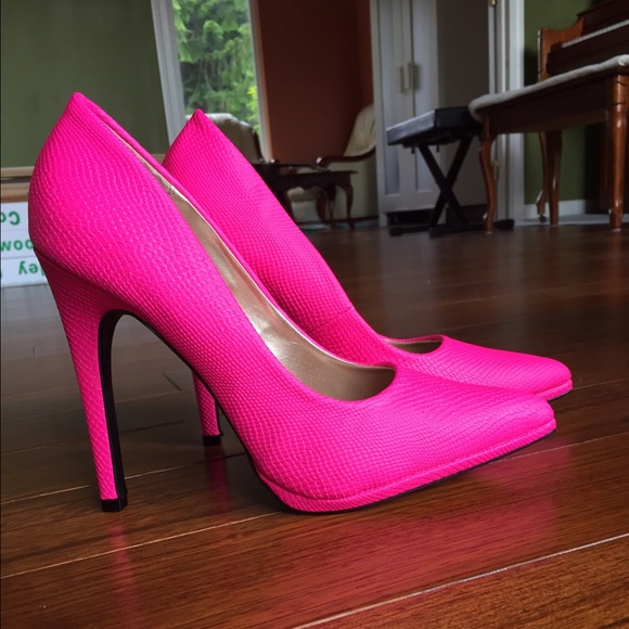 Neon Pink Pointed Toe Heels