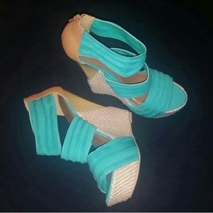 ✔(TRADED)❌🚫 New no box lovely green wedges