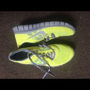 Nike Freeruns Running Shoe