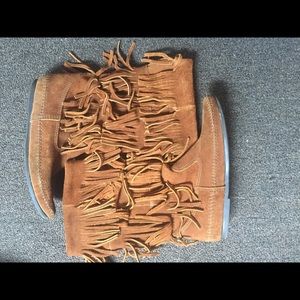 Moccasin boots
