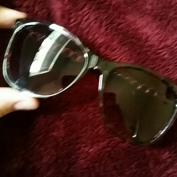 SUNGLASSES - Picture 4 of 4