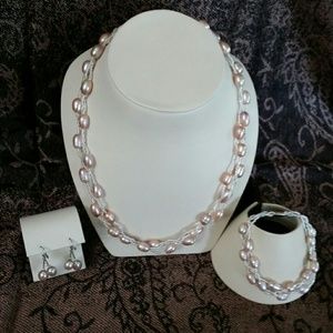 NWOT Rice Pearls Necklace, Bracelet, & Earrings