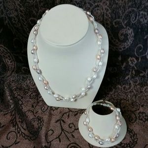 NWOT Rice Pearls Necklace & Bracelet