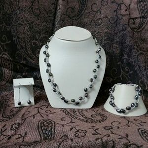 NWOT Black Rice Pearls Necklace, bracelet, earring