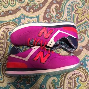 NEW BALANCE SNEAKERS