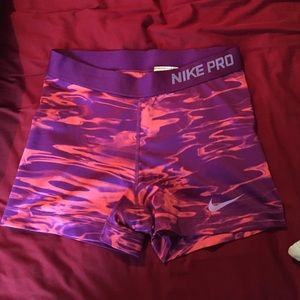 Tie-dye Nike Pro