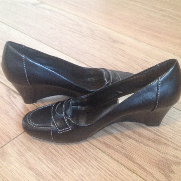 Shoes - Black classy heels!