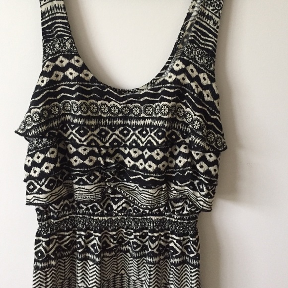 Xhilaration Dresses & Skirts - Xhilaration Tribal Print Dress - Black & Beige
