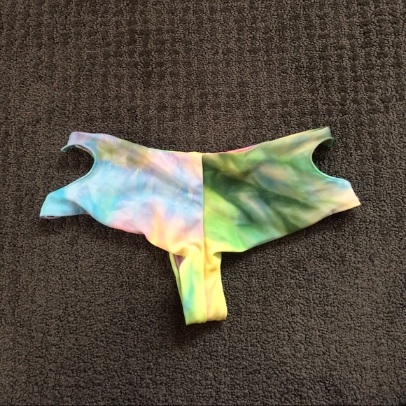SOLD 💌 Lolli Swim Glass Heart Cutout Bottoms - Picture 2 of 4