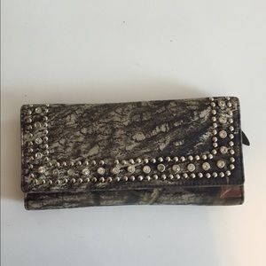 Bling-Camo wallet