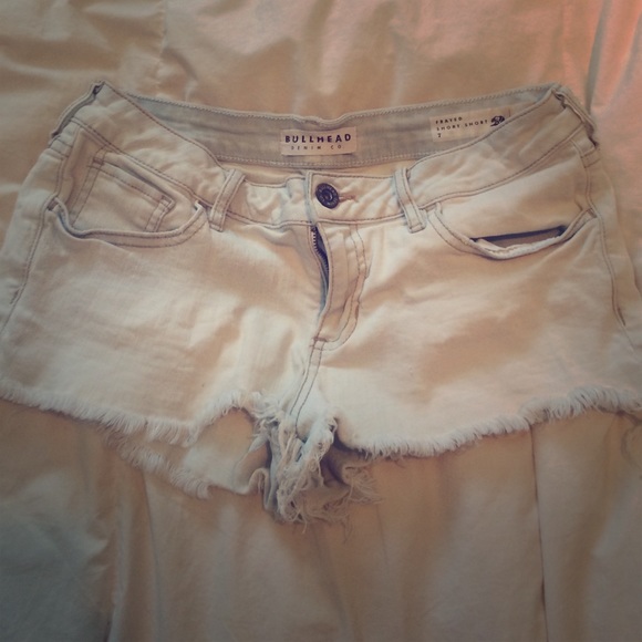 Frayed short shorts
