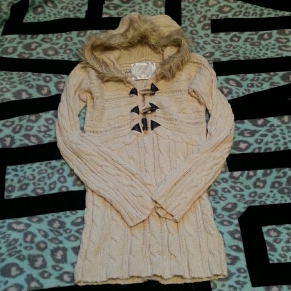Old Navy Cream sweater