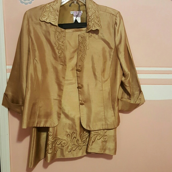 Price reduction 2pieces Gold suit