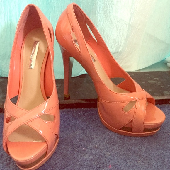 H by Halston: Miranda Sz 7.5 (Final Markdown)