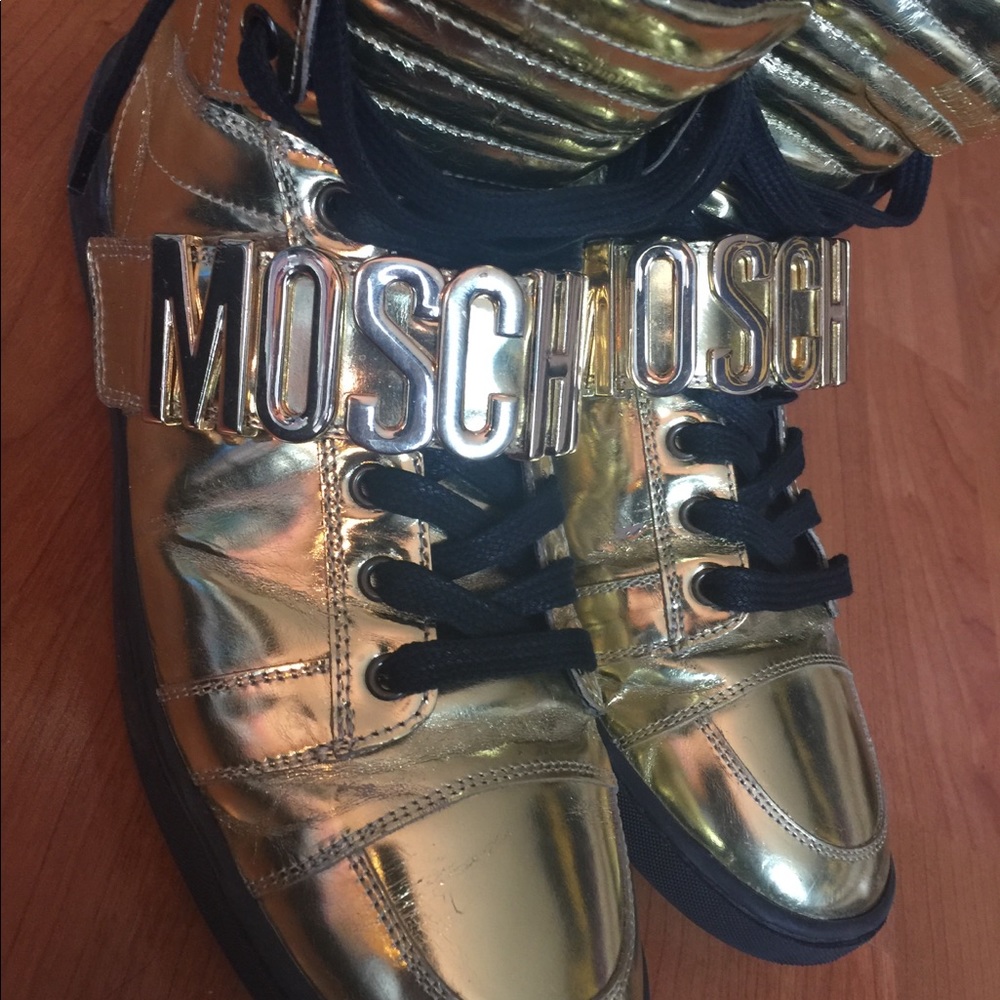 Moschino Men's GOLD buckle sneakers - Picture 7 of 8