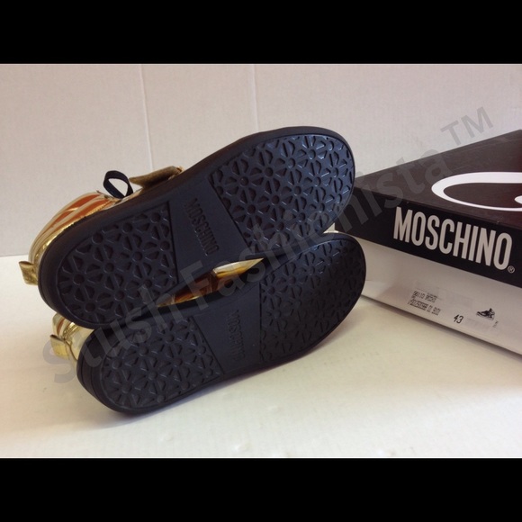 Moschino Men's GOLD buckle sneakers - Picture 3 of 8