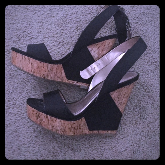 SALE💥🎉 BCBG ankle tie wedges