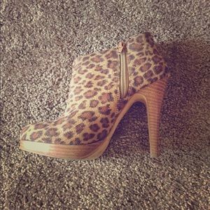 Cute animal print boots! Only used once!
