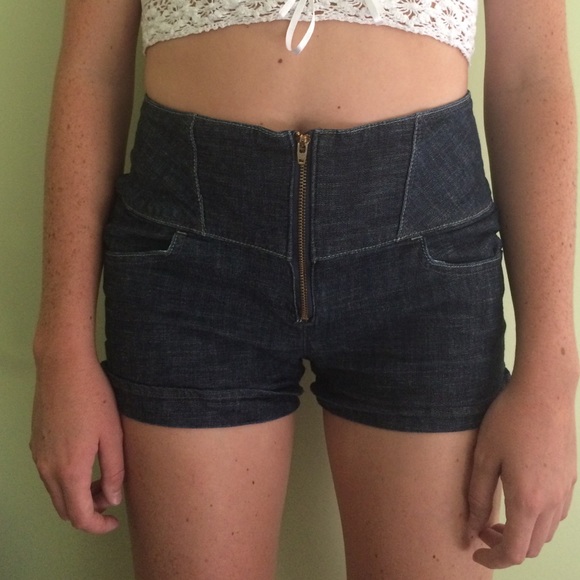 High waist denim shorts with zipper
