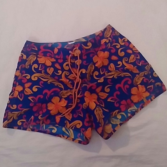 Beach Shorts Size L - Picture 1 of 4
