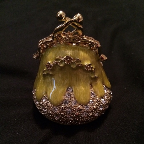 Beautiful Sparkly Pear Purse Box