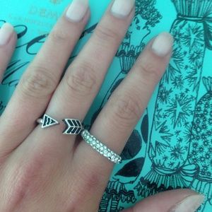 Arrow and sparkly ring