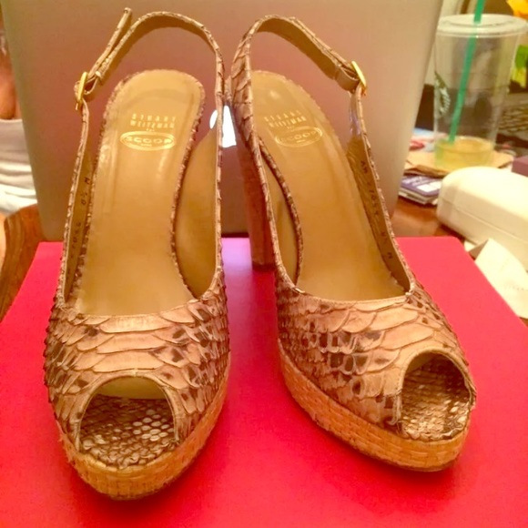 Stuart Weitzman Shoes - Picture 1 of 4