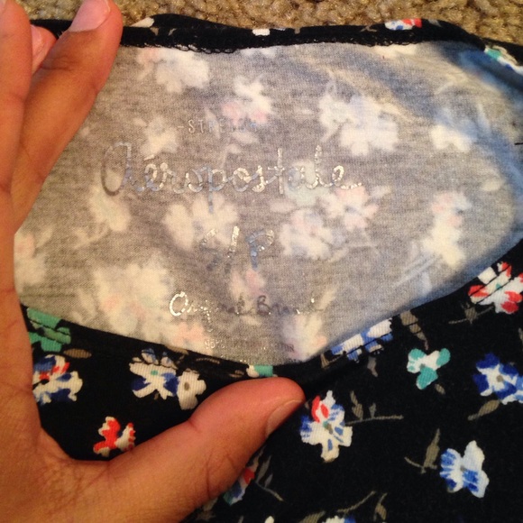 Cute Flower Print Crop Top - Picture 3 of 3