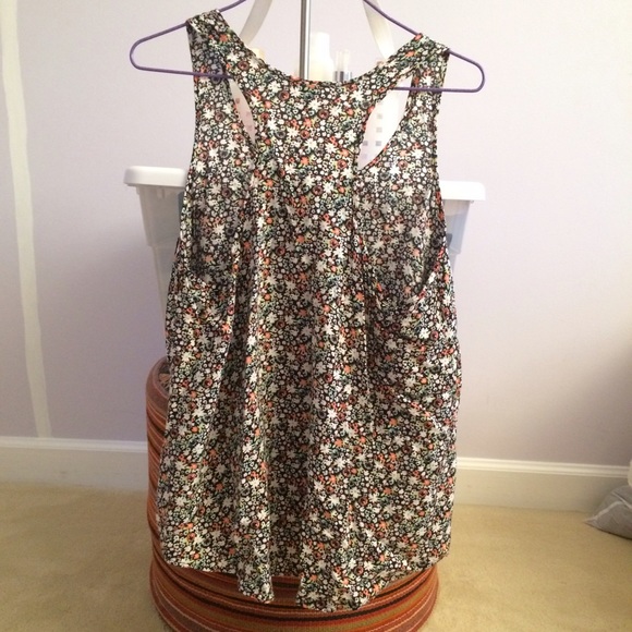High low Floral Tank - Picture 3 of 3