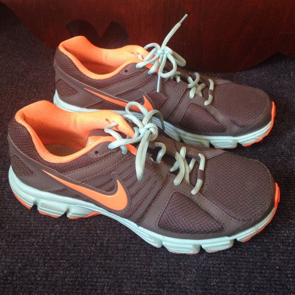 Nike downshifters