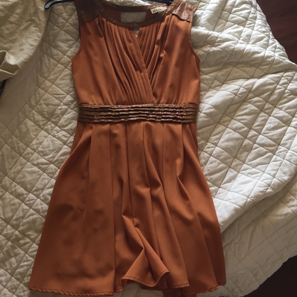 Dress - Picture 4 of 4