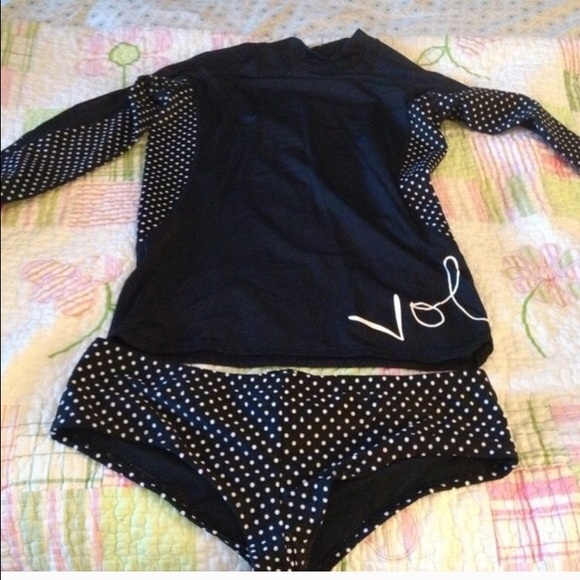 Volcom 2 piece swimsuit