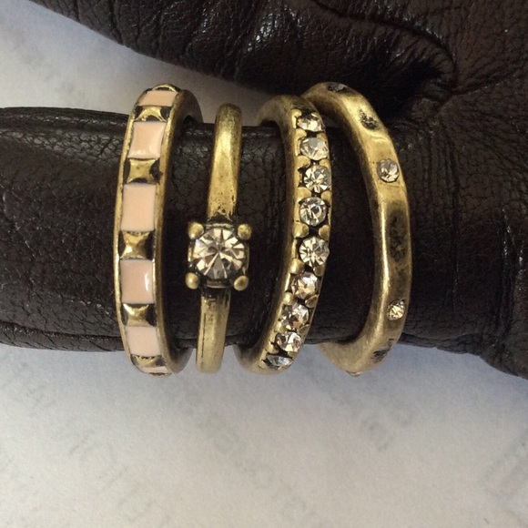 NWOT set of 4 beautiful jeweled gold rings