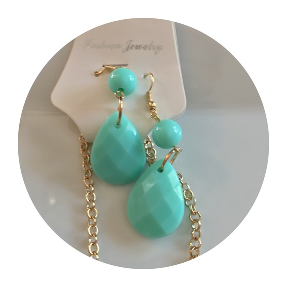 SOLD in Bundle to Sharon!!🎉 - Picture 3 of 4