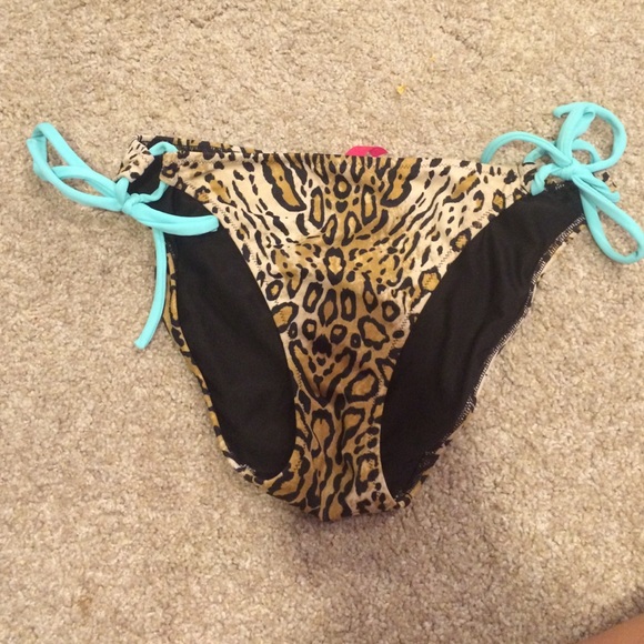 Swim suit bottoms
