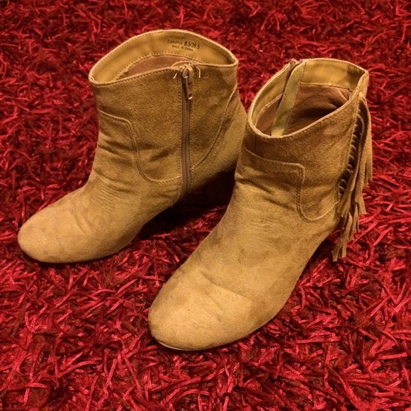 💋 Faux Suede Fringe Booties ✌️