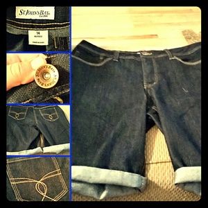 St.johns bay Burmuda shorts or midi