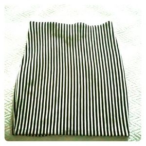 H&M zip back Skirt
