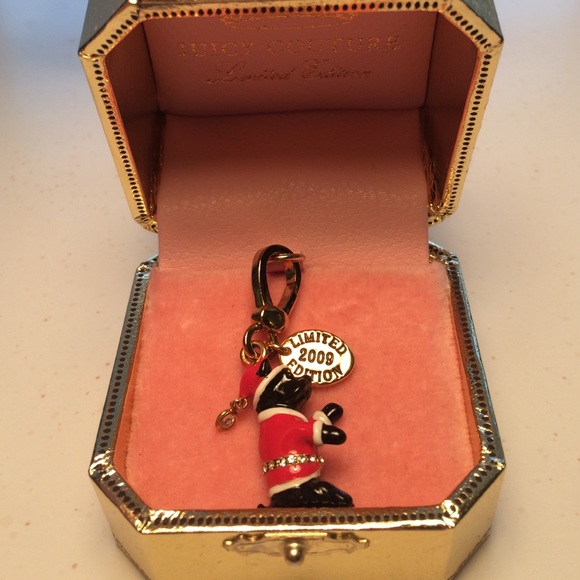 SOLD IN BUNDLE Juicy Couture limited edition '09