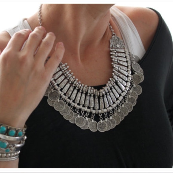 Statement necklace
