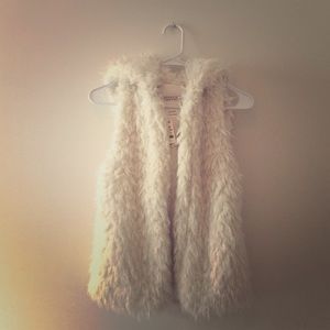Aeropostale Faux Fur Vest With Hood Aeropostale Faux Fur Vest With Hood