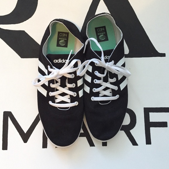 Adidas tennis shoes