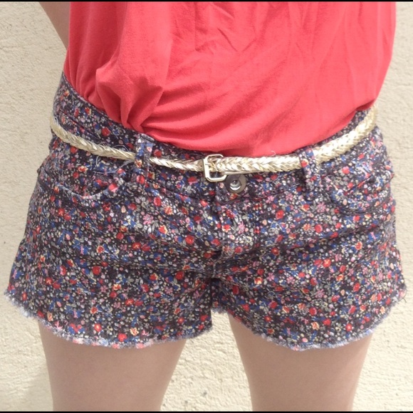 Floral cut-off shorts - Picture 1 of 3