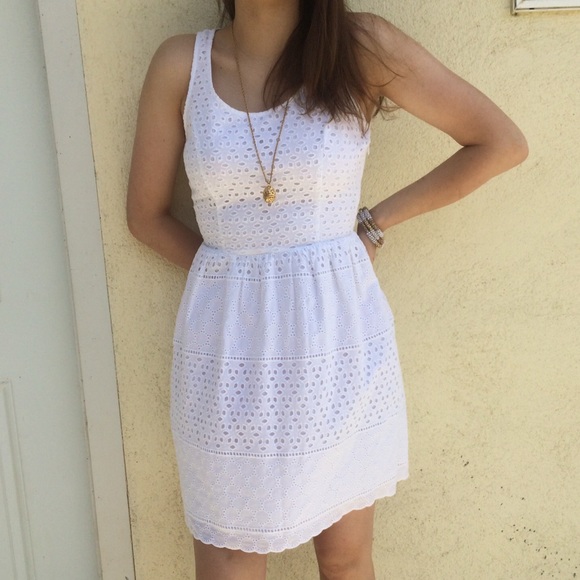 White eyelet dress - Picture 1 of 4